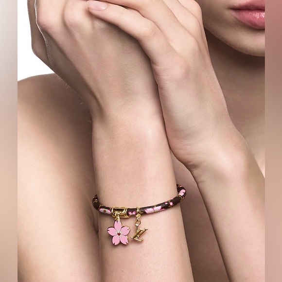 👑✅PRICE FIRM✅ Stylish Cherry Blossom Print Fashion Bracelet. Brand New! - Picture 13 of 17